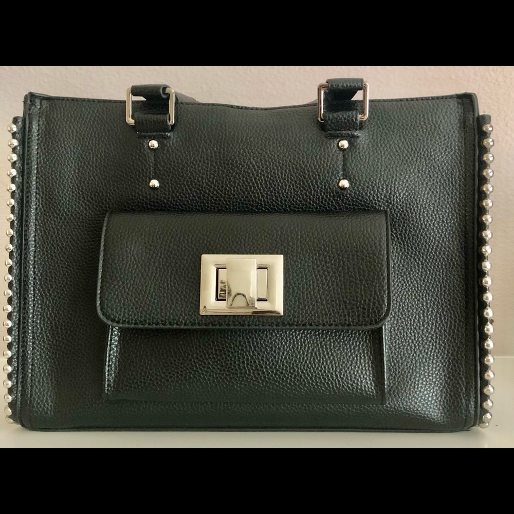 Steve Madden black handbag with adjustable crossbody/shoulder strap. - Picture 3 of 9